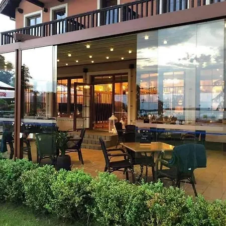 Bed & Breakfast Sloneczny Brzeg 3*